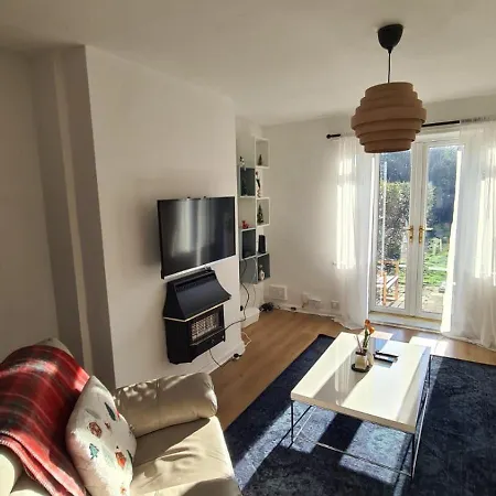 Entire House, Free Private Parking And Garden Dom wakacyjny Harrogate