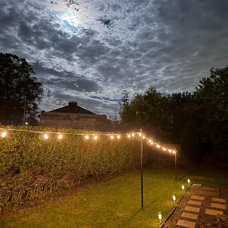 Entire House, Free Private Parking And Garden Dom wakacyjny Harrogate