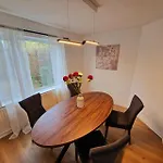 Entire House, Free Private Parking&garden Harrogate