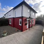 Entire House, Free Private Parking&garden *