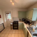 Vakantiehuis Entire House, Free Private Parking&garden Harrogate