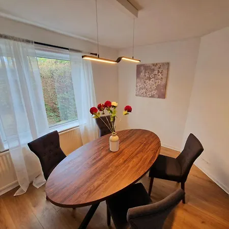 Entire House, Free Private Parking And Garden Harrogate