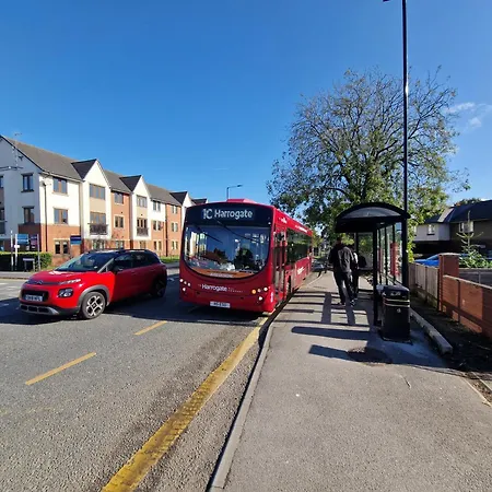 Ferienhaus Entire House, Free Private Parking And Garden