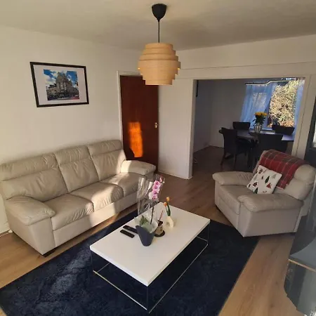 بيت للعطل Entire House, Free Private Parking And Garden *
