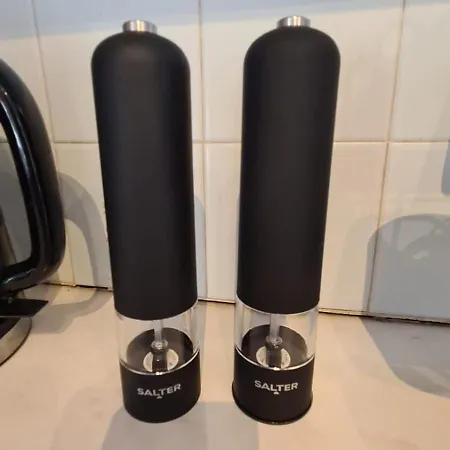 Entire House, Free Private Parking And Garden Harrogate