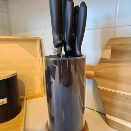 Entire House, Free Private Parking And Garden Casa vacanze *