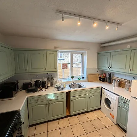 Entire House, Free Private Parking And Garden * Harrogate