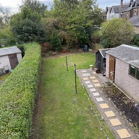 Entire House, Free Private Parking And Garden * Harrogate