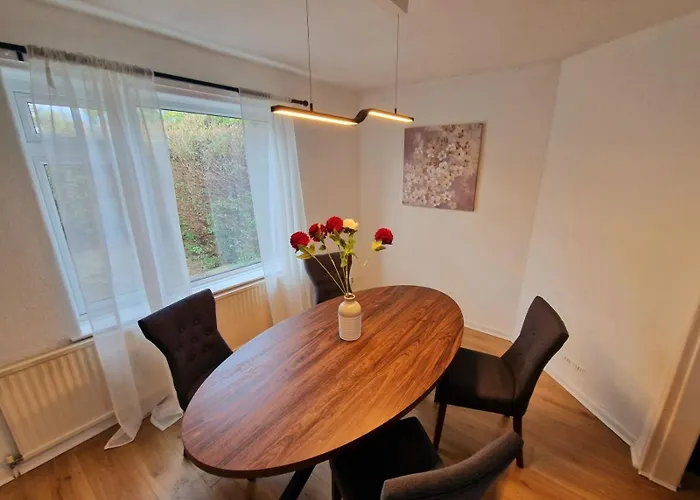 Entire House, Free Private Parking And Garden Harrogate