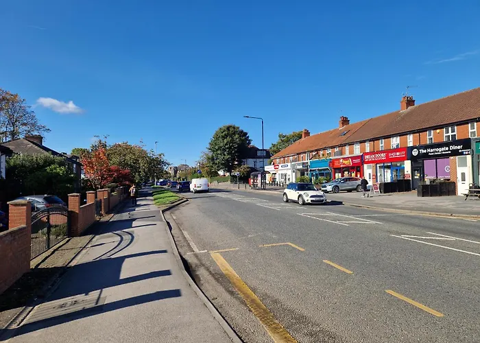 Entire House, Free Private Parking And Garden Harrogate