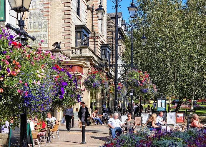 Entire House, Free Private Parking And Garden * Harrogate