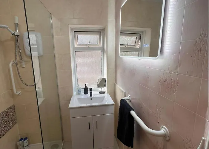 Ferienhaus Entire House, Free Private Parking And Garden