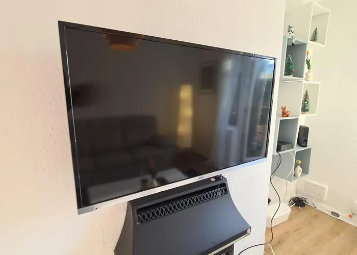 Entire House, Free Private Parking And Garden Ferienhaus *