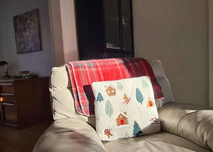 Ferienhaus Entire House, Free Private Parking And Garden *