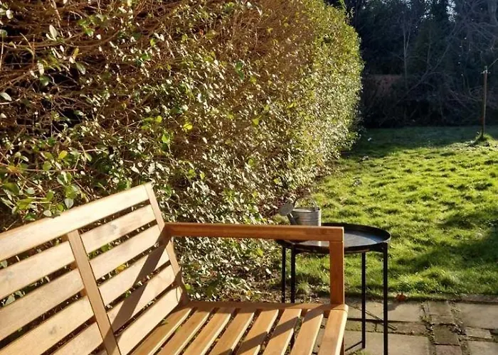 Entire House, Free Private Parking And Garden Ferienhaus *