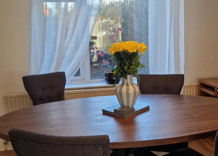 Entire House, Free Private Parking And Garden Harrogate