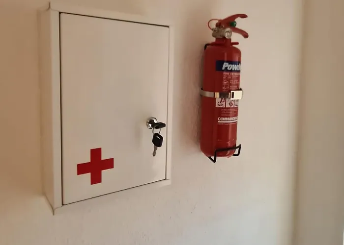 Ferienhaus Entire House, Free Private Parking And Garden *