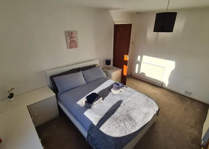 Ferienhaus Entire House, Free Private Parking And Garden