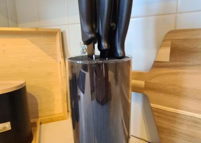 Entire House, Free Private Parking And Garden Ferienhaus *