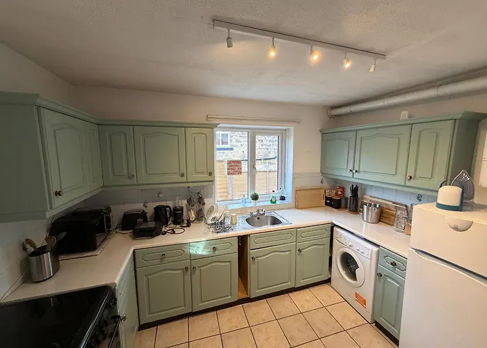 Entire House, Free Private Parking And Garden * Harrogate