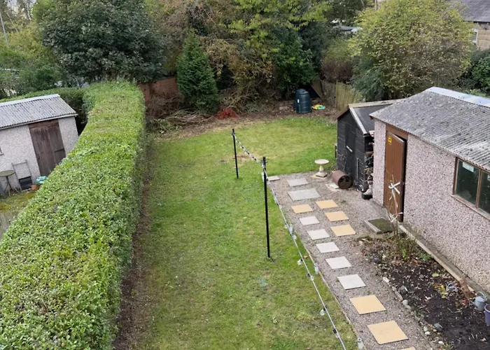 Entire House, Free Private Parking And Garden * Harrogate