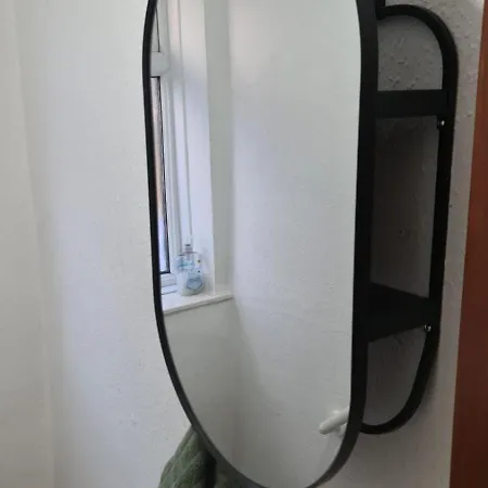 Entire House, Free Private Parking And Garden Харрогейт