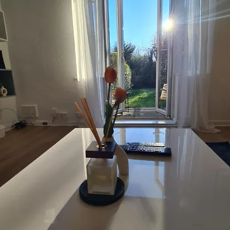 Entire House, Free Private Parking And Garden Дом отдыха Харрогейт